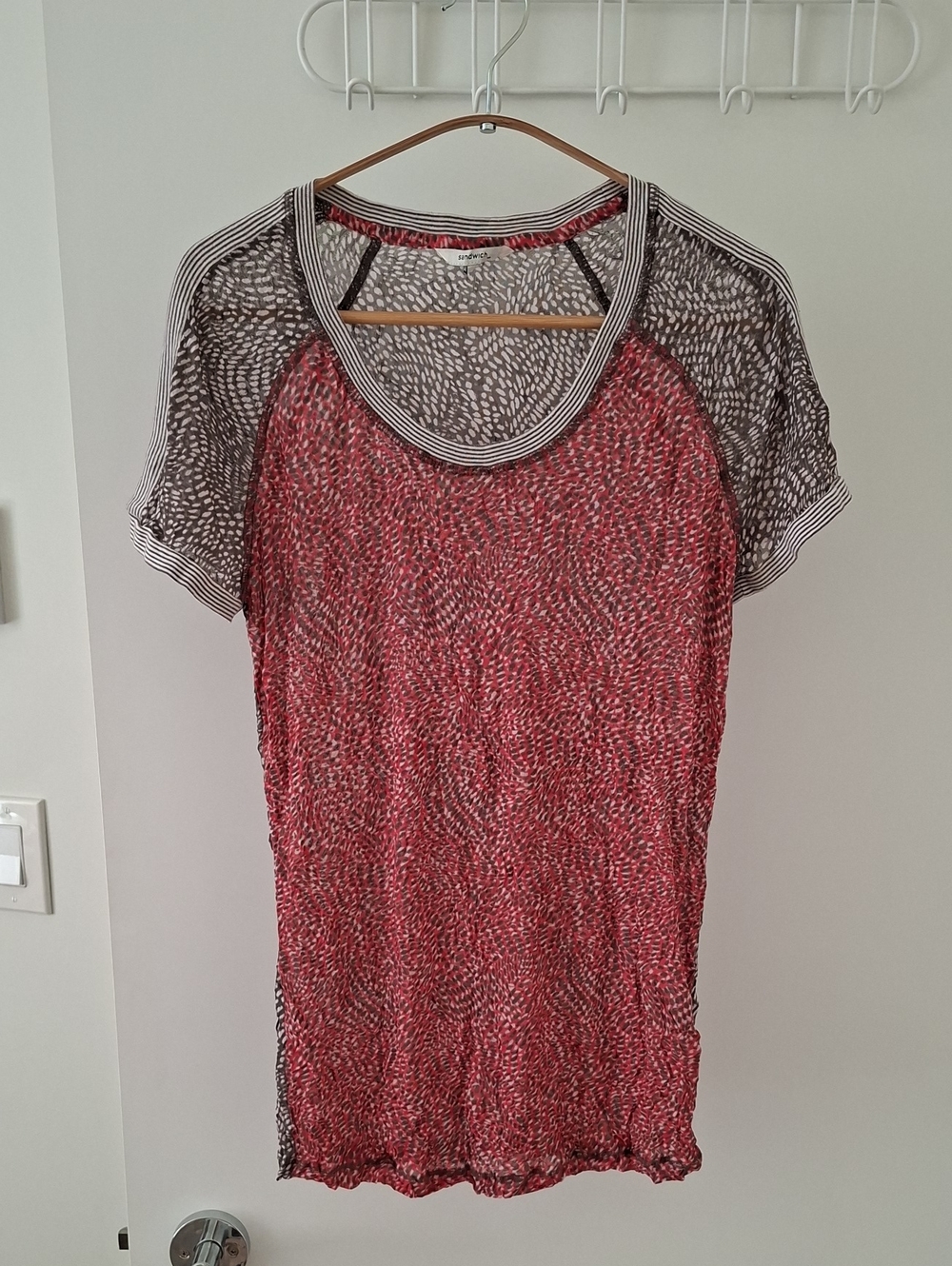 Sandwich Red & Grey Sheer Leopard Print/Polka Dot Ditsy Print Cotton T-shirt (M)
